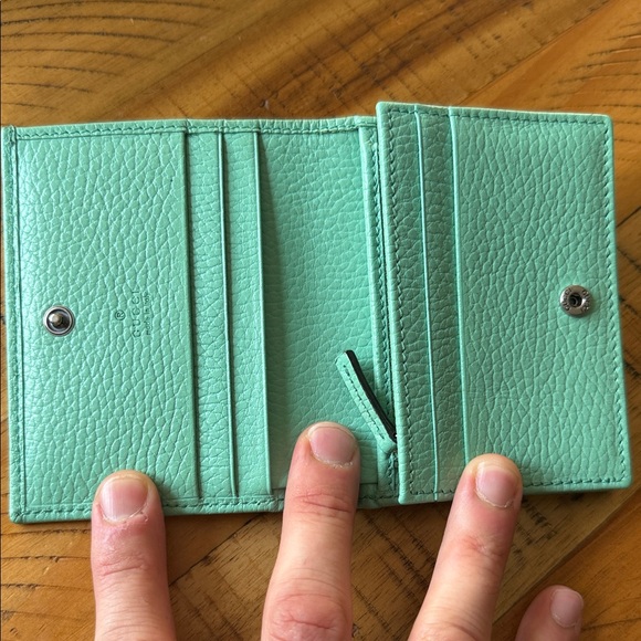 Gucci Mint Green Leather Wallet - Picture 2 of 8